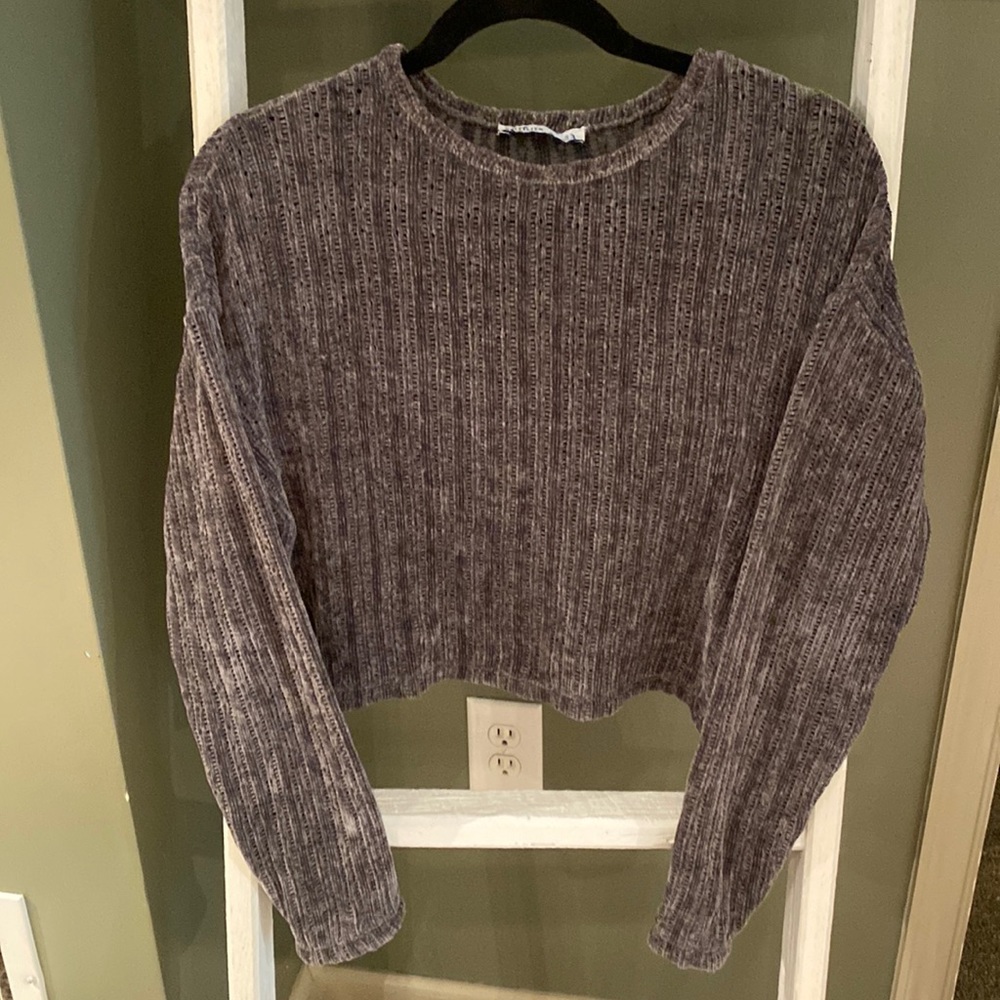 Hollister cropped sweater. Size small